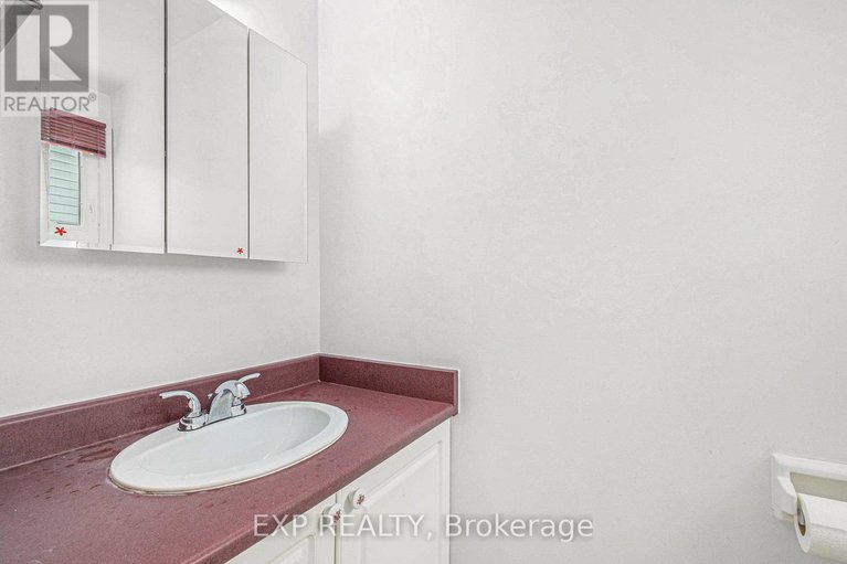 28500689/75-chesterton-drive/borden-farmstewart-farmcarleton-heightsparkwood-hills/ottawa/ontario/K2E5T5_12