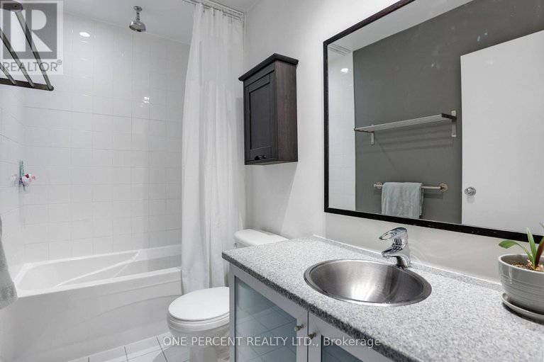 28529124/904-180-york-street/lower-townbyward-market/ottawa/ontario/K1N1J6_15