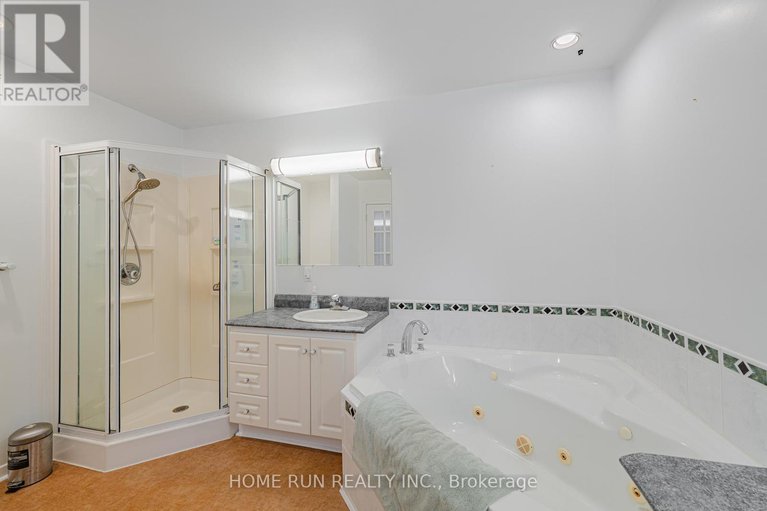 29168819/1545-sherruby-way/rural-kanata-central/ottawa/ontario/K2W1A9_30