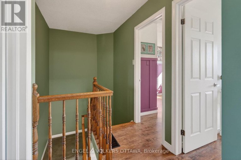 29596735/1499-corsham-avenue/fallingbrookpineridge/ottawa/ontario/K4A3M6_21