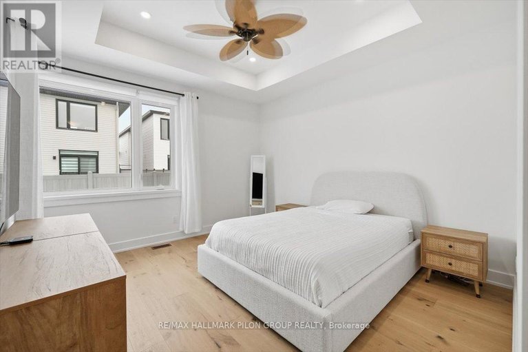 29474448/296-cornice-street/mer-bleuebradley-estatesanderson-park/ottawa/ontario/K1W0R4_11