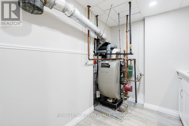 29514787/15-overlake-drive/borden-farmstewart-farmcarleton-heightsparkwood-hills/ottawa/ontario/K2E5V2_31