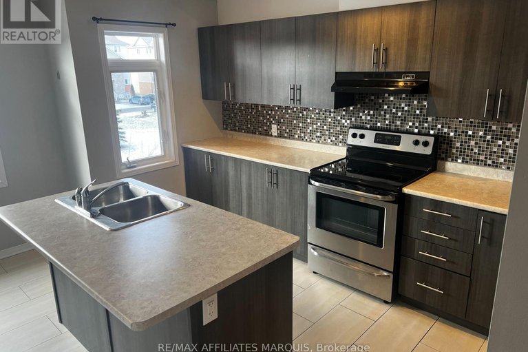 29152206/281-fir-lane/kemptville/north-grenville/ontario/K0G1J0_8