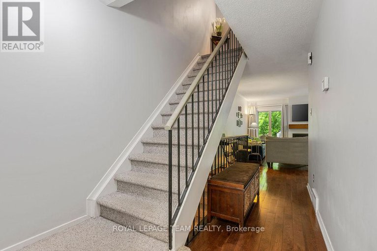 28447984/80-pickwick-drive/cedargrovefraserdale/ottawa/ontario/K2J3E2_4