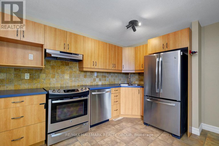 29211937/1701-lafrance-drive/queenswood-heights-south/ottawa/ontario/K1E2L7_14