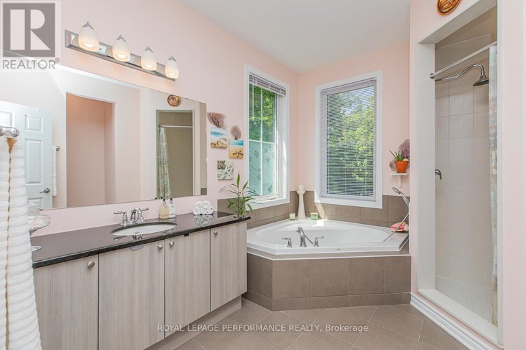 29592529/30-summitview-drive/emerald-meadowstrailwest/ottawa/ontario/K2M2V9_19