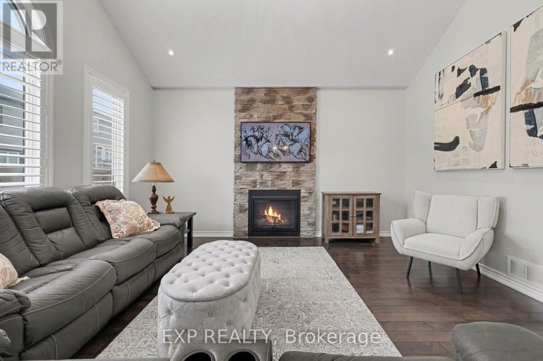 29597268/73-bristling-crescent/half-moon-bay/ottawa/ontario/K2J6C2_17