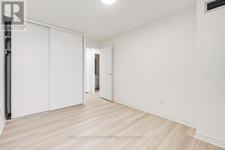 29326516/1107-1100-ambleside-drive/woodroffe/ottawa/ontario/K2B8G6_25