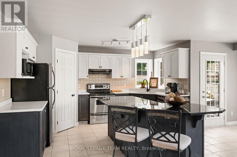 29672098/41-blackshire-circle/stonebridge/ottawa/ontario/K2J5M2_12