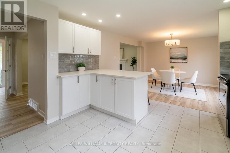 28368690/103-beaver-ridge/city-viewskylinefisher-heightsparkwood-hills/ottawa/ontario/K2E6E5_11