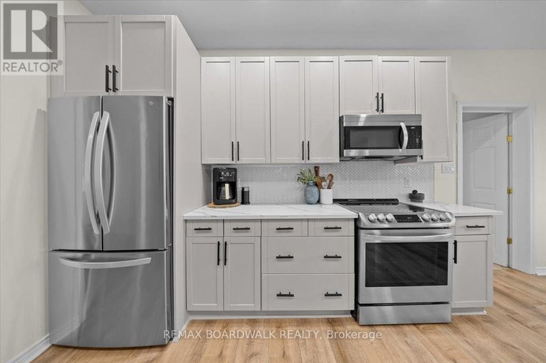 29673250/8044-craig-farm-drive/metcalfe/ottawa/ontario/K0A2P0_11