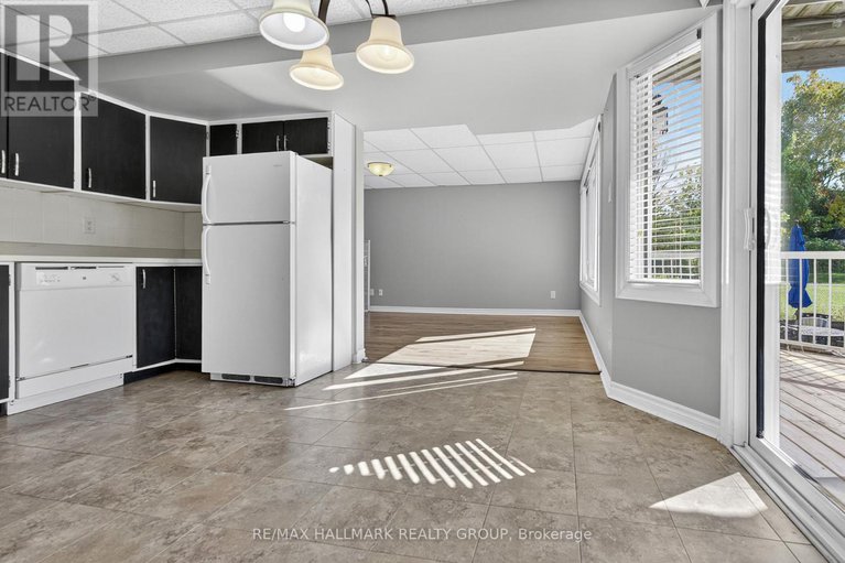 29338988/1354-gaultois-avenue/chateauneuf/ottawa/ontario/K1C3G6_22