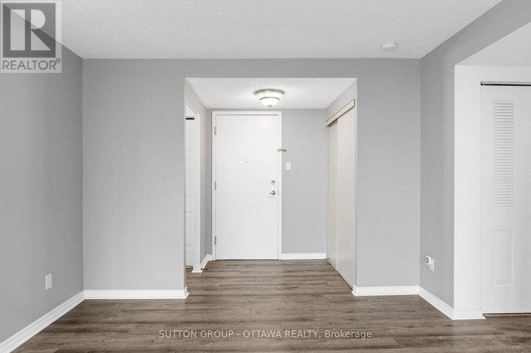 28457125/1111-2760-carousel-crescent/emerald-woodssawmill-creek/ottawa/ontario/K1T2N4_5