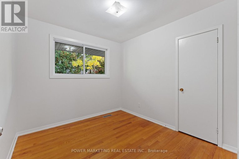 29083231/2372-riley-avenue/queensway-terrace-southridgeview/ottawa/ontario/K2C1J9_11