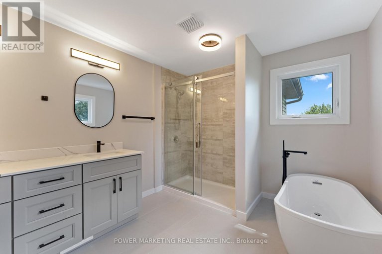 29131275/5722-kemplane-court/blackburn-hamlet-south/ottawa/ontario/K1W1B8_20