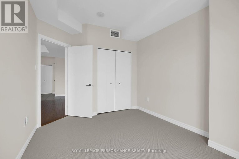 27930686/1807-70-landry-street/vanier/ottawa/ontario/K1L0A8_28