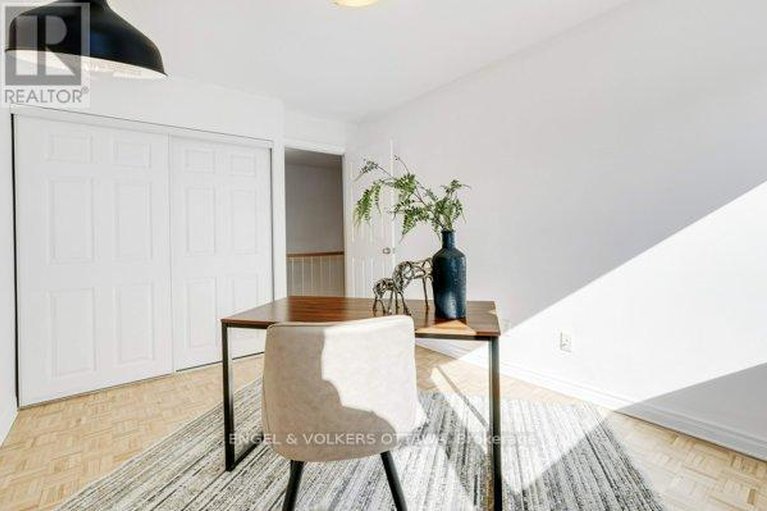 29607398/216-12-corkstown-road/lakeview-park/ottawa/ontario/K2H5B3_23