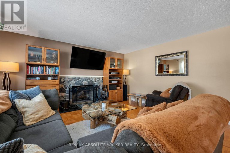 29422550/19-lambert-drive/sheahan-estatestrend-village/ottawa/ontario/K2H5Y3_6