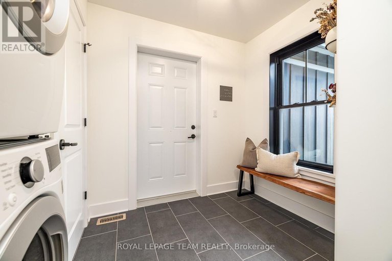 28924713/102-brookberry-crescent/north-grenville-twp-kemptville-south/north-grenville/ontario/K0G1J0_23