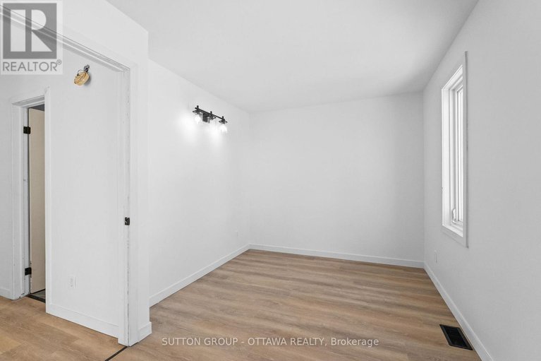 29190222/286-mceachern-crescent/bilberry-creekqueenswood-heights/ottawa/ontario/K1E3K3_18