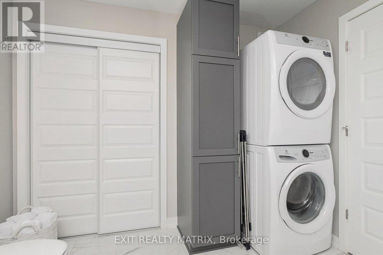 28838051/210-83-st-moritz-terrace/embrun/russell/ontario/K0A1W0_12