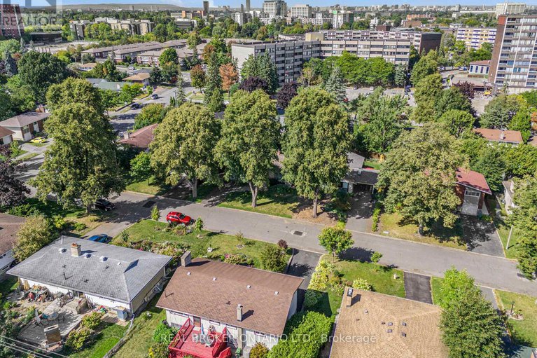 28867748/805-nicholson-avenue/mooneys-bayriverside-park/ottawa/ontario/K1V6N4_31