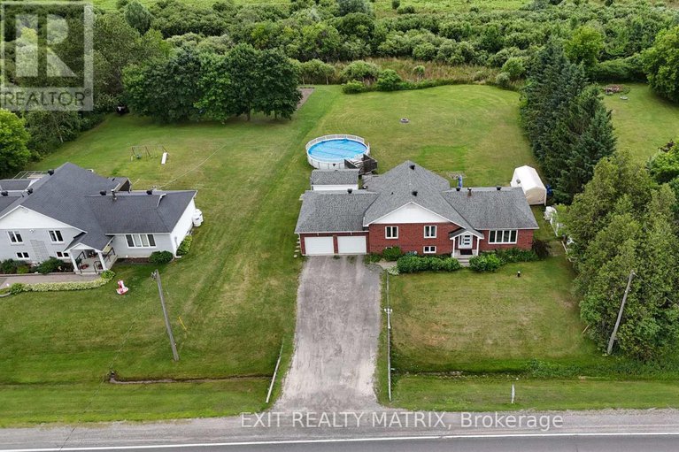 28768217/2418-rideau-road/riverside-south/ottawa/ontario/K1X1B2_39