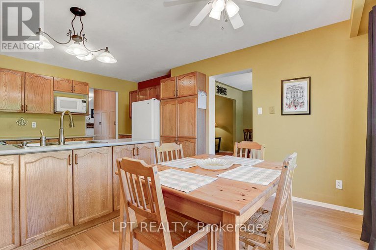 28835563/611-tourelle-drive/fallingbrookgardenway-south/ottawa/ontario/K4A3H5_15