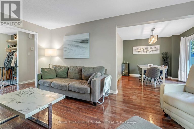28820808/22-otten-drive/pheasant-run/ottawa/ontario/K2J1J2_16