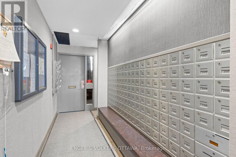 29026239/1007-1195-richmond-road/woodroffe/ottawa/ontario/K2B8E4_35