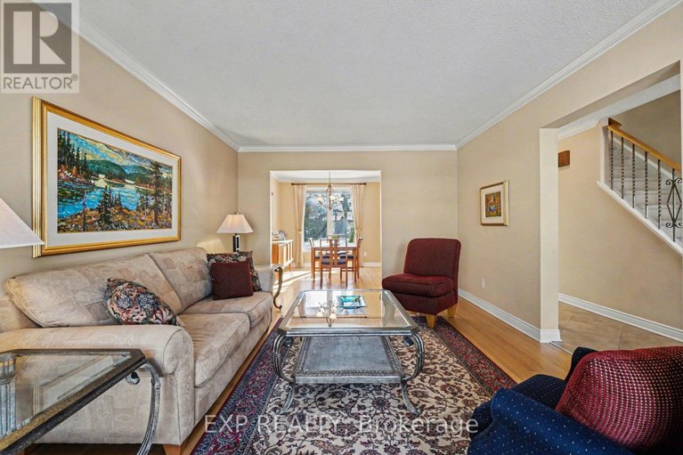 29392142/24-woodburn-drive/blackburn-hamlet/ottawa/ontario/K1B3A7_17