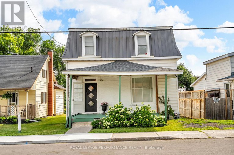 28536713/149-dominion-street-s/alexandria/north-glengarry/ontario/K0C1A0_2