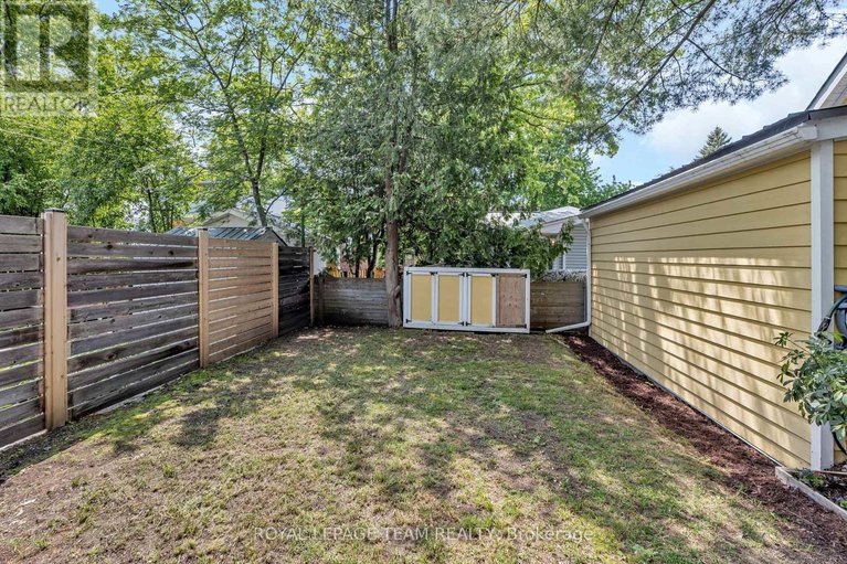 28410245/2748-rowatt-street/britannia/ottawa/ontario/K2B6N9_37