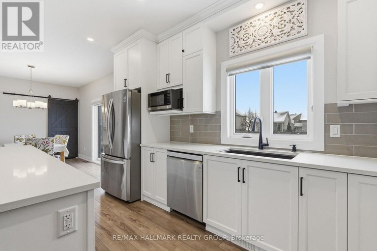 29668379/1212-avignon-street/embrun/russell/ontario/K0A1W0_15