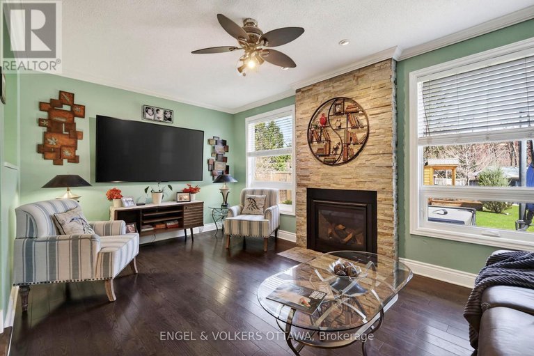 29667365/425-tanager-bay/chatelaine-village/ottawa/ontario/K1E2Z7_19