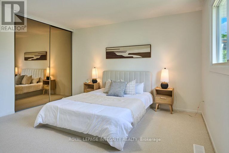 28730911/77-seabrooke-drive/glencairnhazeldean/ottawa/ontario/K2L2K4_29
