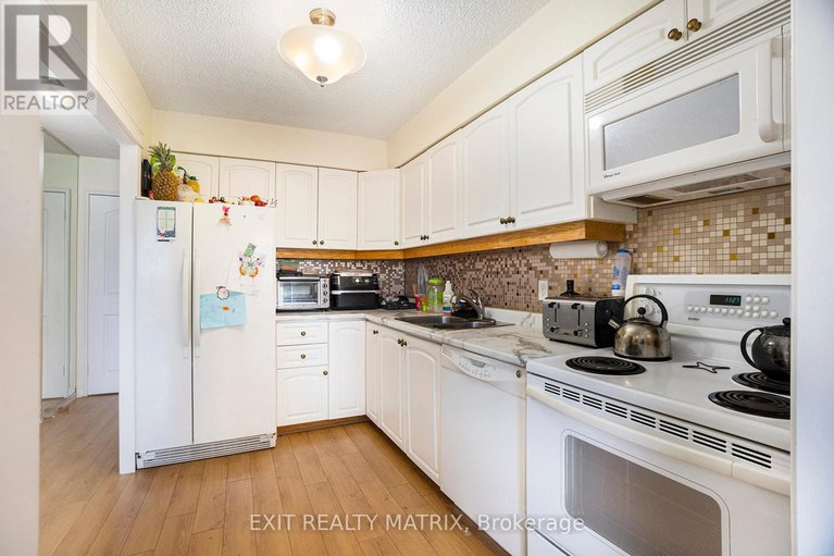 28184826/102-158b-mcarthur-avenue/vanier/ottawa/ontario/K1L8C9_10