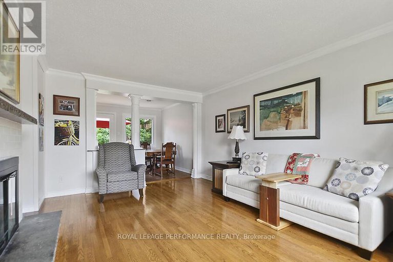 28628194/141-abbotsford-road/glencairnhazeldean/ottawa/ontario/K2L1C6_5