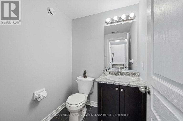 29624464/206-ancaster-avenue/woodroffe/ottawa/ontario/K2B5B3_31