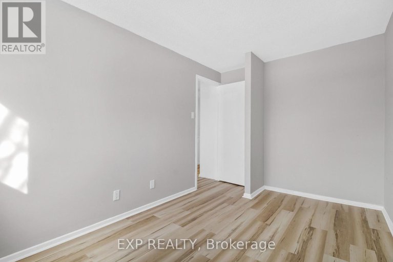 29214218/1a-vanessa-terrace/pheasant-run/ottawa/ontario/K2J1Y2_19