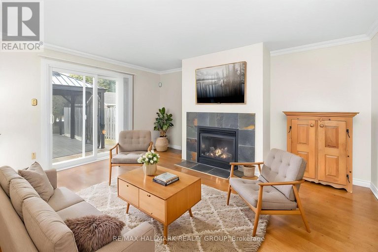 29599851/906-chaleur-way/convent-glen/ottawa/ontario/K1C2S1_16