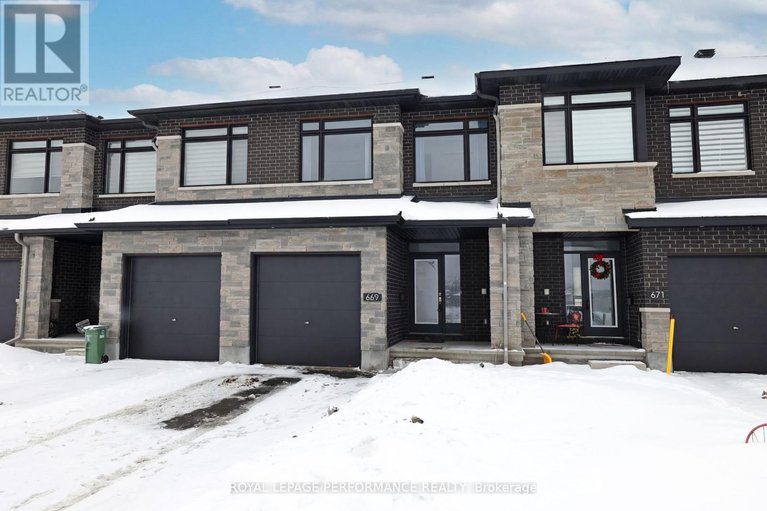 29228458/669-cordelette-circle-e/mer-bleuebradley-estatesanderson-park/ottawa/ontario/K1W0P2_3