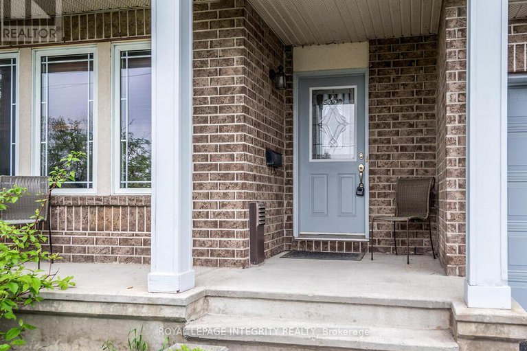 29305023/223-willow-creek-circle/strandherd/ottawa/ontario/K2G7B1_2