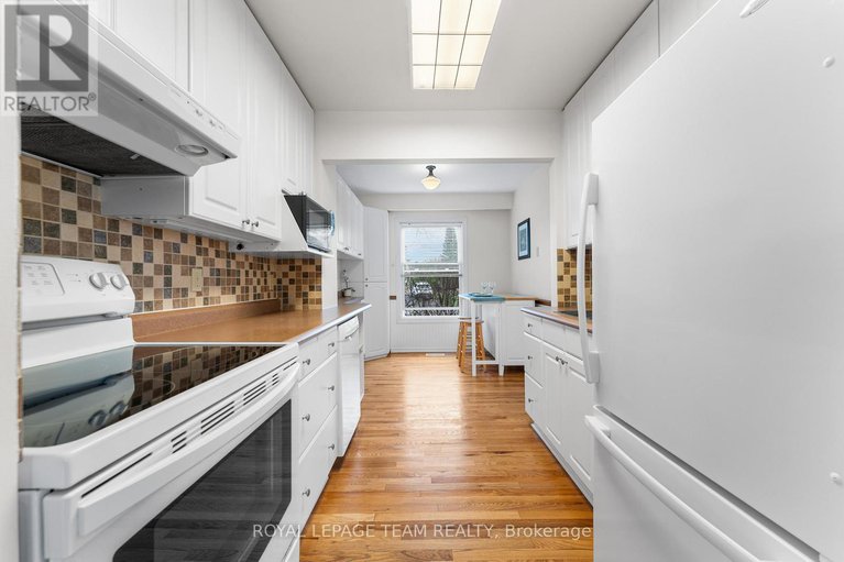 28234836/107-melanie-crescent/glencairnhazeldean/ottawa/ontario/K2L2E4_25