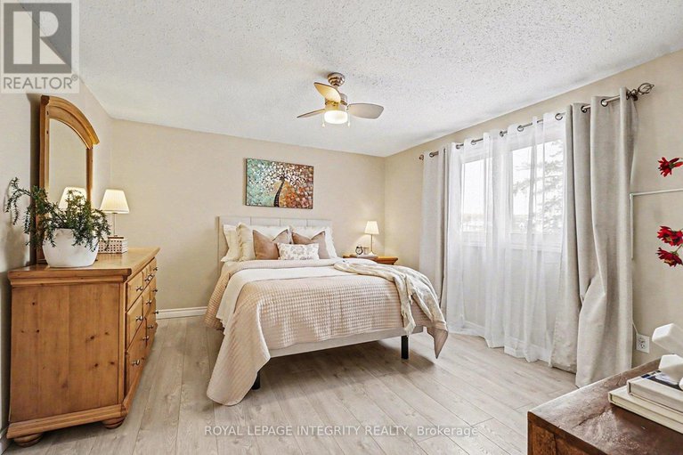 29296449/61-2003-falkirk-crescent/blackburn-hamlet-south/ottawa/ontario/K1B4Y8_24