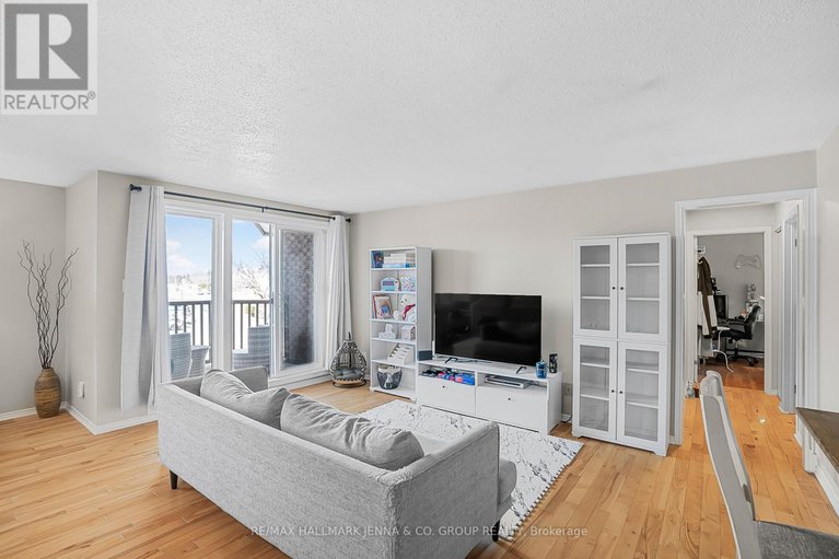 28573381/207-1760-cabaret-lane/fallingbrookpineridge/ottawa/ontario/K4A2H1_16