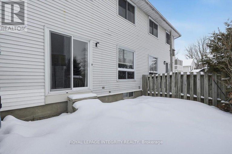 29606728/1985-woods-street/town-of-rockland/clarence-rockland/ontario/K4K1H7_31