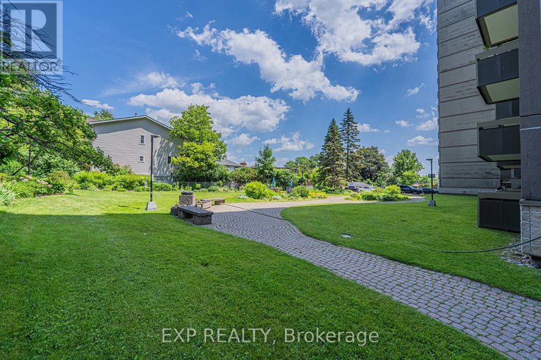 28557945/1111-555-brittany-drive/viscount-alexander-park/ottawa/ontario/K1K4C5_5