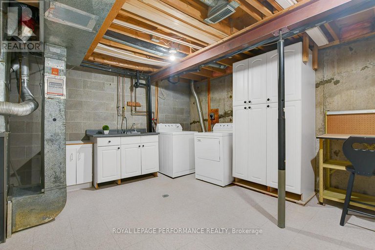 28710686/22-550-straby-avenue/overbrookcastle-heights/ottawa/ontario/K1K1H1_35
