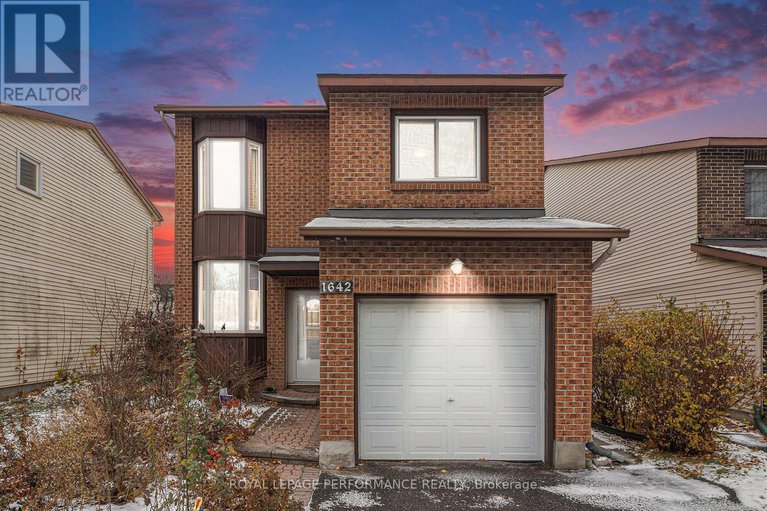 29117518/1642-prestwick-drive/queenswood-heights-south/ottawa/ontario/K1E2Y1_2